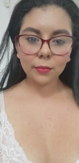 Model - Elaine dildo