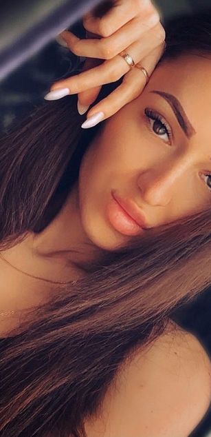 Model - MariHot cute