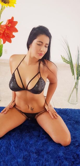 Model - Ani deepthroat