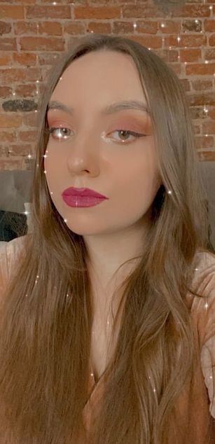 Model - Charlotta Apple ass