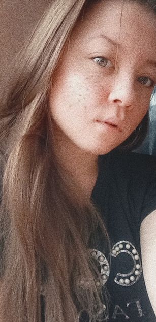 Model - Vikitty striptease