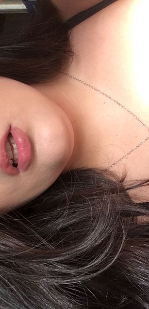 Model - Jade Violet curvy