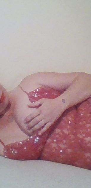 Model - Sonya Erotica deepthroat