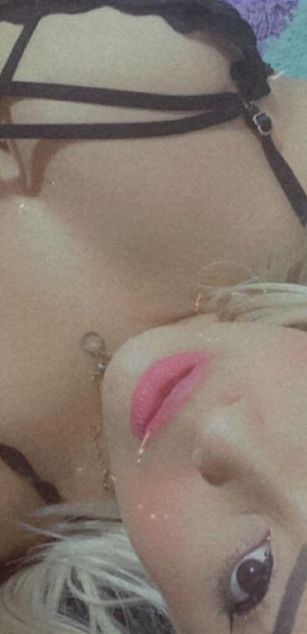 Model - Shenova sexy