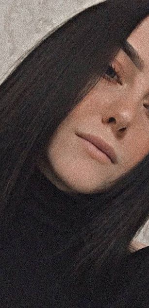 Model - Hanna Backer dildo