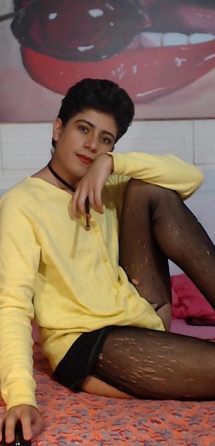 Model - Alice Rose gay