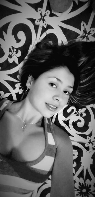 Model - victoria laurens  toys