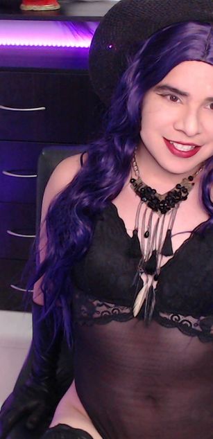 Model - Camila Carrington dominatrix