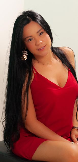 Model - TrixieNova striptease