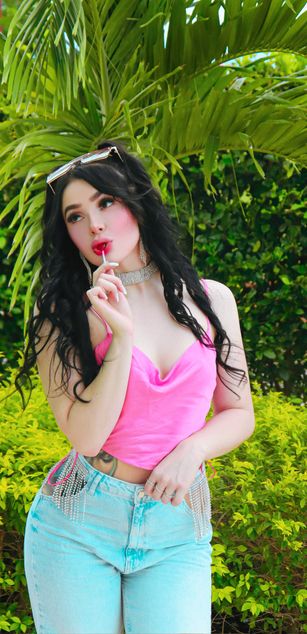 Model - EmilyPrada deepthroat