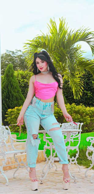 Model - EmilyPrada deepthroat