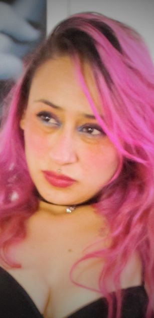 Model - Ella_Quinn striptease