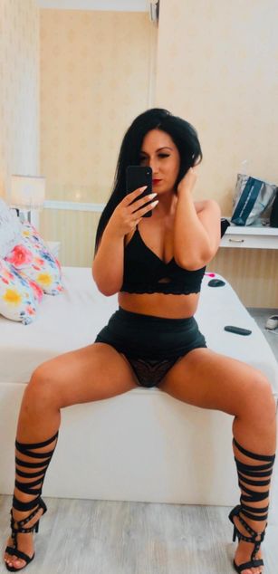 Model - BeckyShine deepthroat