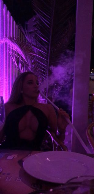 Model - Galienne deepthroat