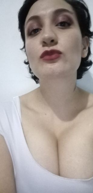 Model - Sofia Smith dildo