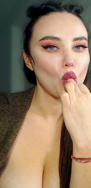 Model - XXHotArianna cuckold