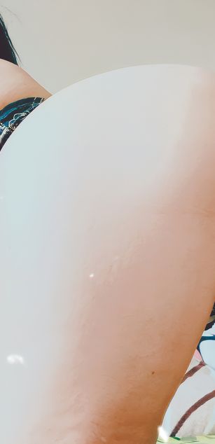 Model - Piera Jones ass