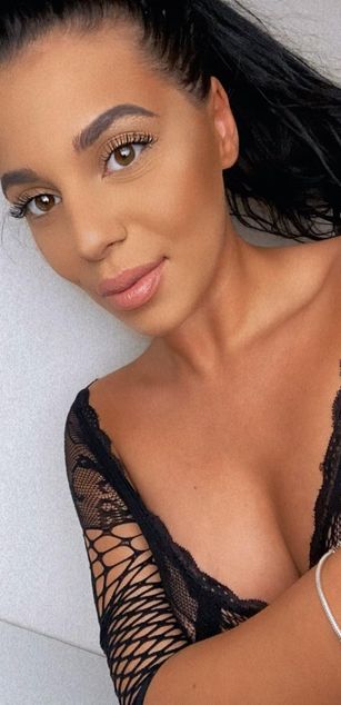 Model - AlyssaDawn deepthroat