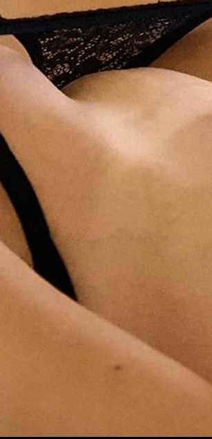 Model - MISS ANNA shaved