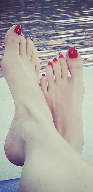 Model - Sara Dea longlegs