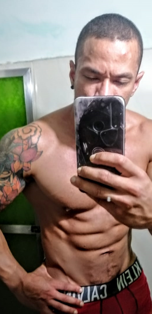 Model - CHESTER_ROUSE cum