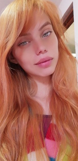 Model - Emma deepthroat