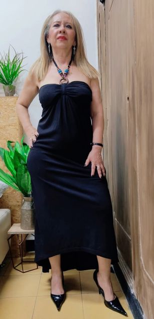 Model - Lucy Belle sexy