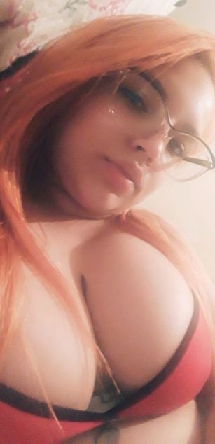 Model - BustyNatural4U bigtits