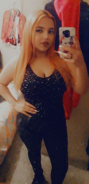 Model - BustyNatural4U bigtits