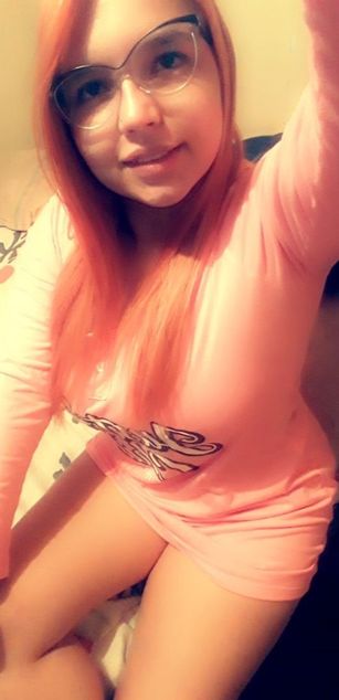 Model - BustyNatural4U bigtits