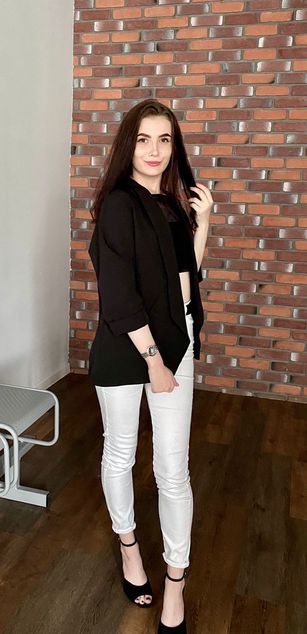 Model - Effie Grayy blowjob