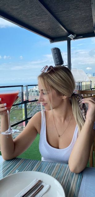 Model - AppleBrandy striptease