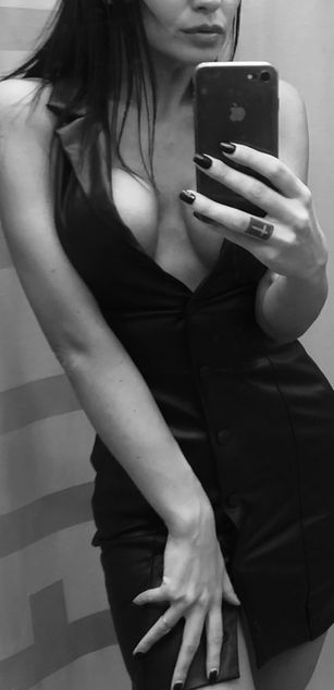 Model - Daria Nova brunette