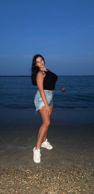 Model - AlyssaDawn deepthroat