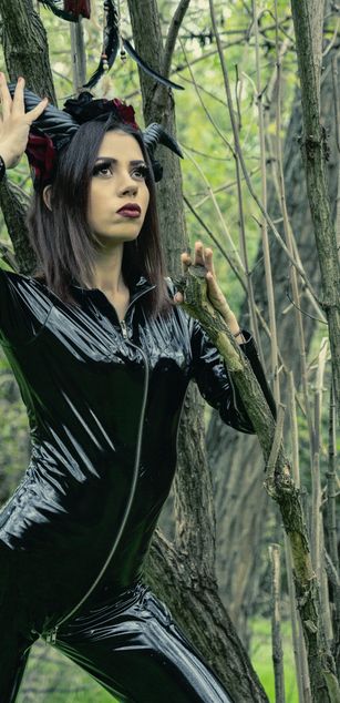 Model - Lilith Dagmar findom