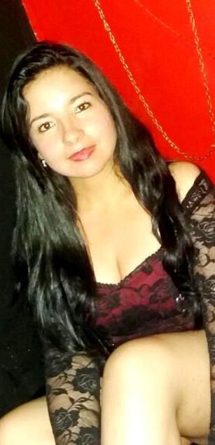 Model - LucySexxy GIRLARDENT