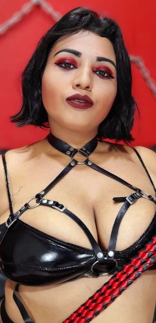 Model - KataBoswell deepthroat