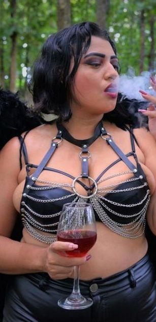 Model - KataBoswell deepthroat