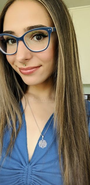 Model - Lilah Luna toys