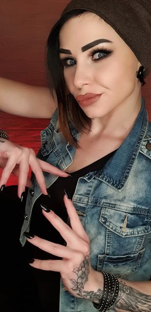 Model - AnnaLu heels