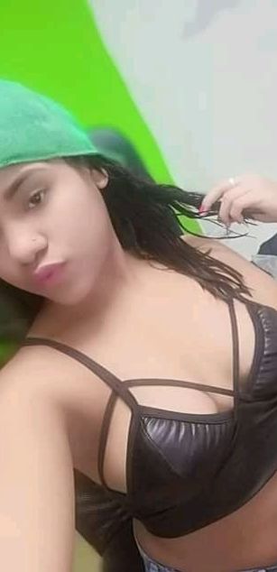 Model - clara and chanty ass