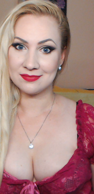 Model - Miss Lexy Gold fetish