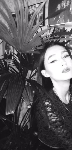 Model - Olya Kissik girl