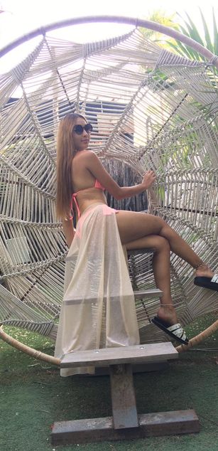 Model - Bianca Brunni deepthroat