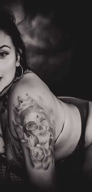 Model - DemiHannah mistress