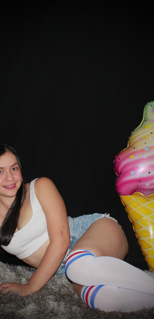 Model - Megan Parker latina