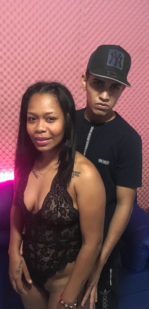 Model - Sarah and Friends deepthroat