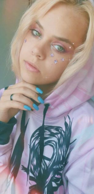 Model - lisa_liss dildo