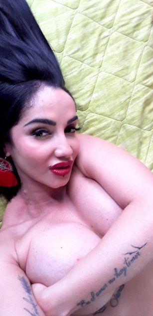 Model - Andrea Velvet bigboobs