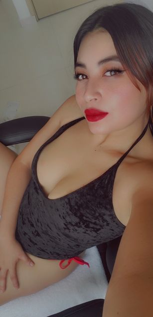 Model - Lola downes sexy